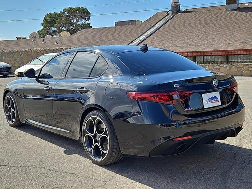 Vulcano Black Metallic 2023 Alfa Romeo Giulia Veloce