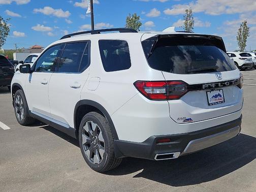 Platinum White Pearl 2026 Honda Pilot Elite