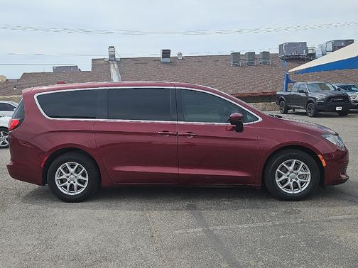 2017 Chrysler Pacifica LX