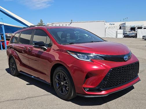 2025 Toyota Sienna XSE