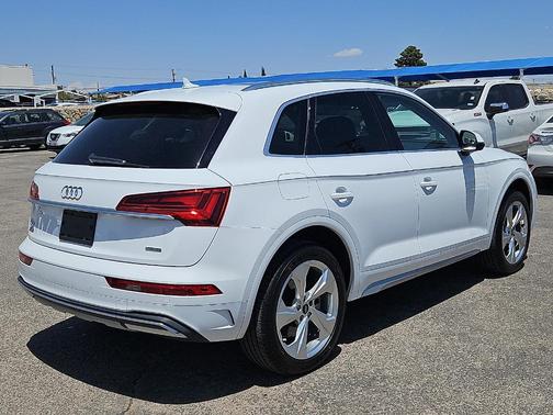 Ibis White 2021 Audi Q5 40 Premium Plus