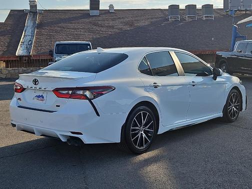 2024 Toyota Camry SE