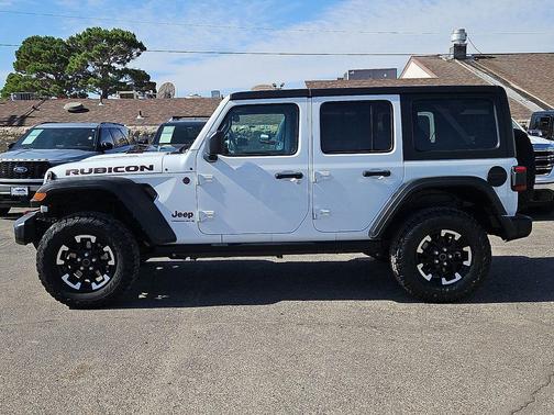 Bright White Clearcoat 2025 Jeep Wrangler Rubicon