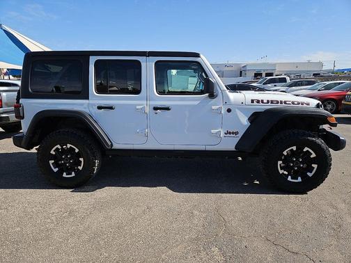 Bright White Clearcoat 2025 Jeep Wrangler Rubicon
