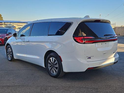 2022 Chrysler Pacifica Hybrid Touring L
