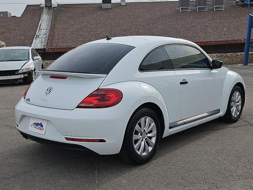 2018 Volkswagen Beetle 2.0T S