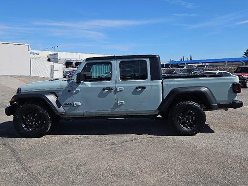 2023 Jeep Gladiator Sport