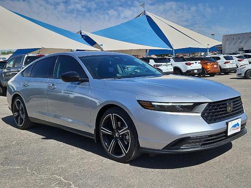 Solar Silver Metallic 2026 Honda Accord SE