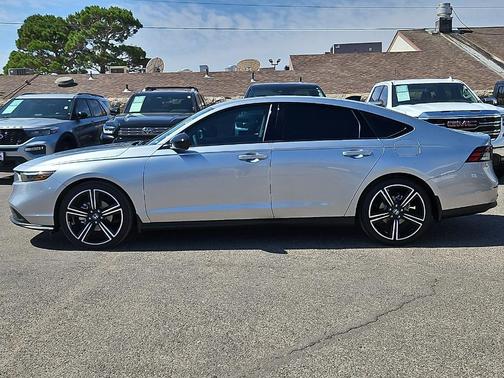 Solar Silver Metallic 2026 Honda Accord SE