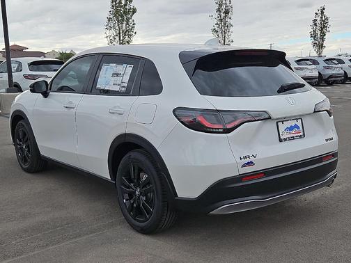 Platinum White Pearl 2027 Honda HR-V Sport