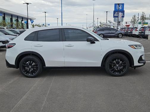 Platinum White Pearl 2027 Honda HR-V Sport