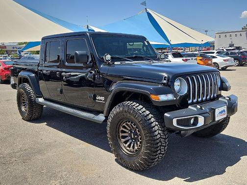 Black Clearcoat 2023 Jeep Gladiator Overland
