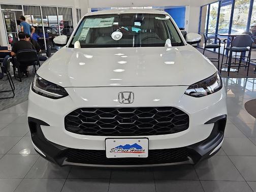Platinum White Pearl 2026 Honda HR-V LX