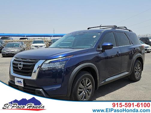 2022 Nissan Pathfinder SV