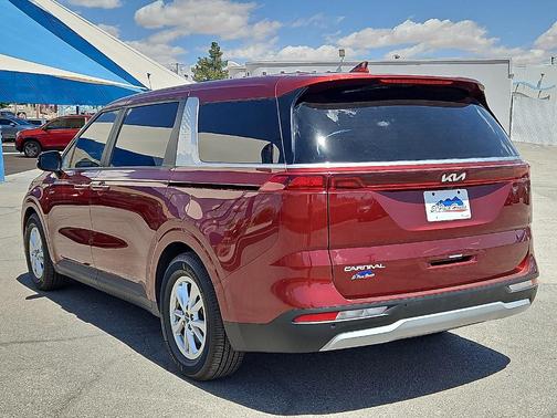 2024 Kia Carnival LX