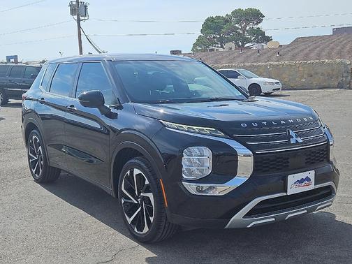 2022 Mitsubishi Outlander SE