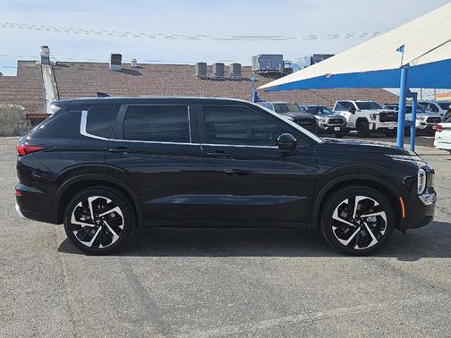 2022 Mitsubishi Outlander SE