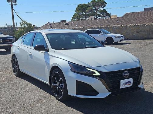 2023 Nissan Altima 2.5 SR