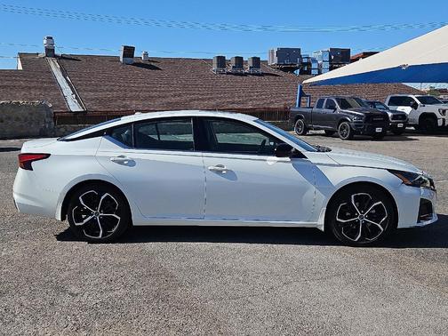 2023 Nissan Altima 2.5 SR