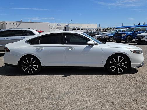 Platinum White Pearl 2023 Honda Accord Hybrid Touring