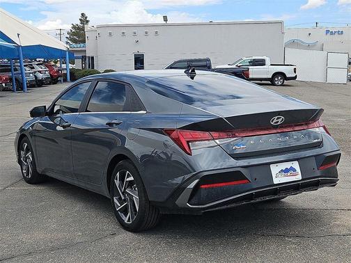 2024 Hyundai ELANTRA Limited