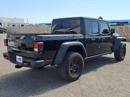 Black Clearcoat 2023 Jeep Gladiator Mojave