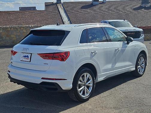 2023 Audi Q3 45 S line Premium
