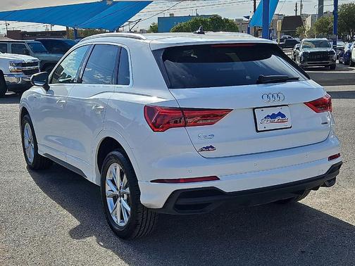 2023 Audi Q3 45 S line Premium