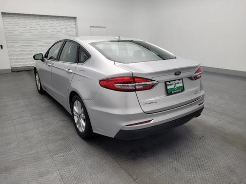 Ingot Silver Metallic 2019 Ford Fusion SE