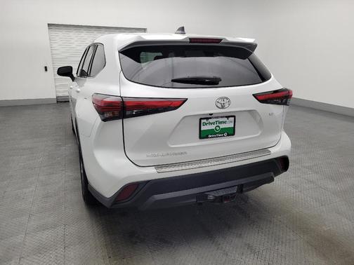 2022 Toyota Highlander LE