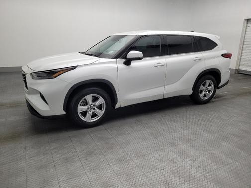 2022 Toyota Highlander LE