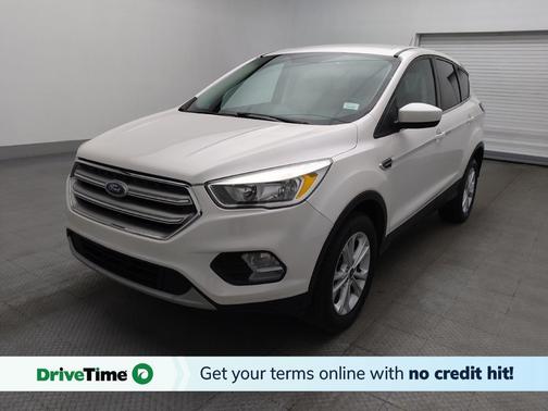 White Platinum Metallic Tri-Coat 2017 Ford Escape SE