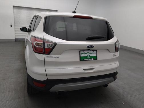 White Platinum Metallic Tri-Coat 2017 Ford Escape SE