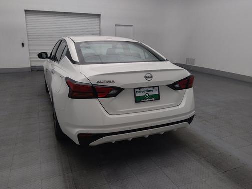 White 2025 Nissan Altima 2.5 SV