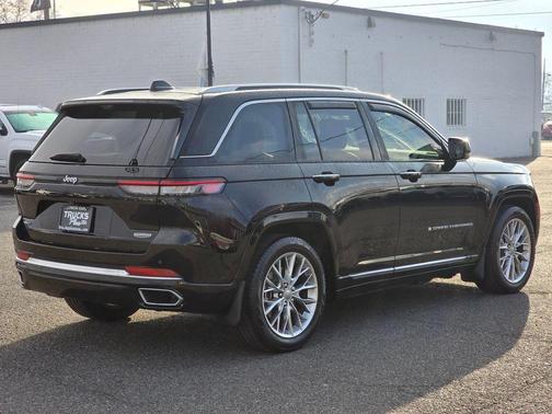2022 Jeep Grand Cherokee 4xe Summit