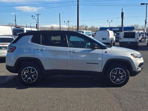 2024 Jeep Compass Trailhawk