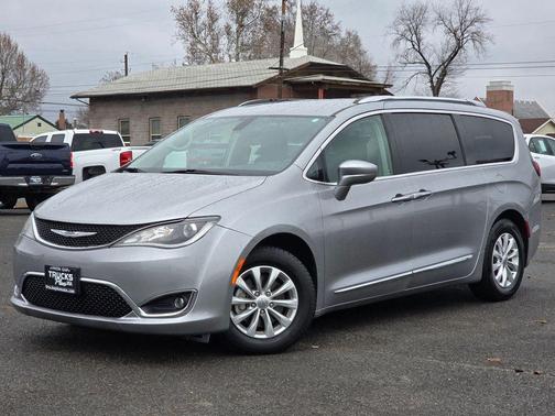 2018 Chrysler Pacifica Touring-L