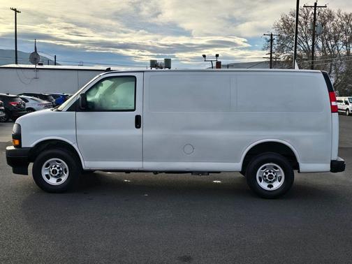 2023 GMC Savana 3500 Work Van