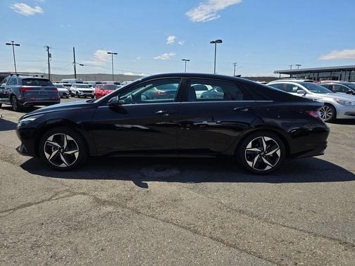 2022 Hyundai ELANTRA HEV Limited