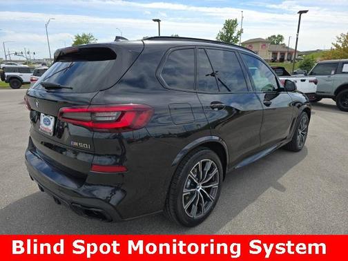 2022 BMW X5 M50i
