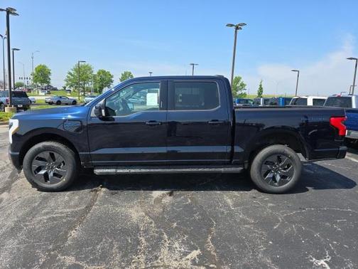 2025 Ford F-150 Lightning LARIAT