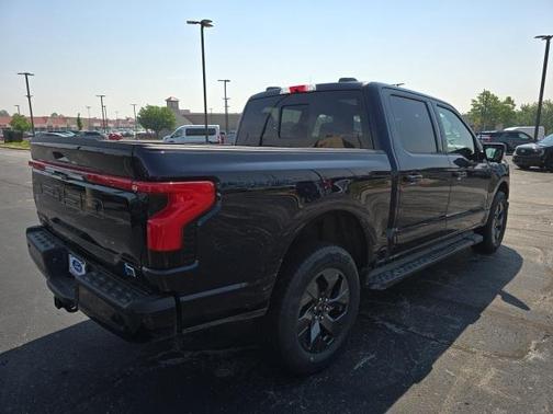 2025 Ford F-150 Lightning LARIAT