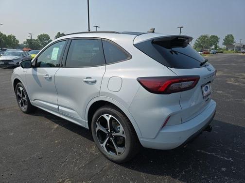 2025 Ford Escape ST-Line Elite