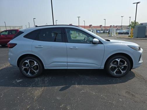 2025 Ford Escape ST-Line Elite