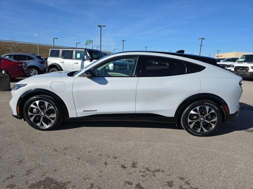 2022 Ford Mustang Mach-E PREMIUM