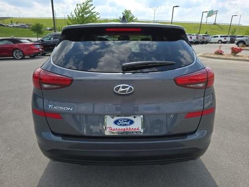 2021 Hyundai TUCSON SE