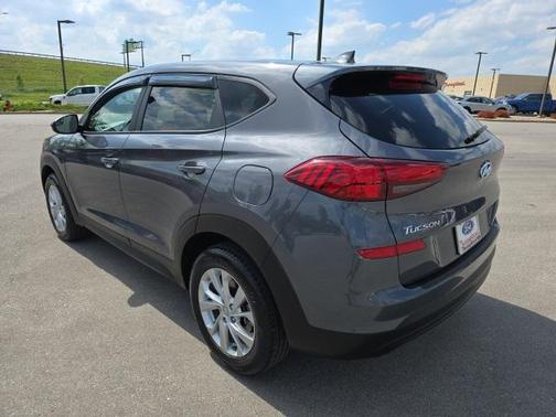 2021 Hyundai TUCSON SE