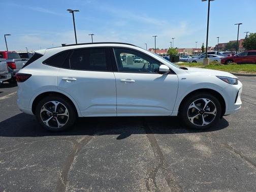 2025 Ford Escape ST-Line Elite