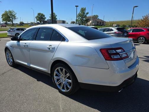 2019 Ford Taurus SEL