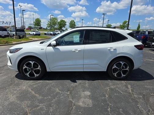 2025 Ford Escape ST-Line Elite